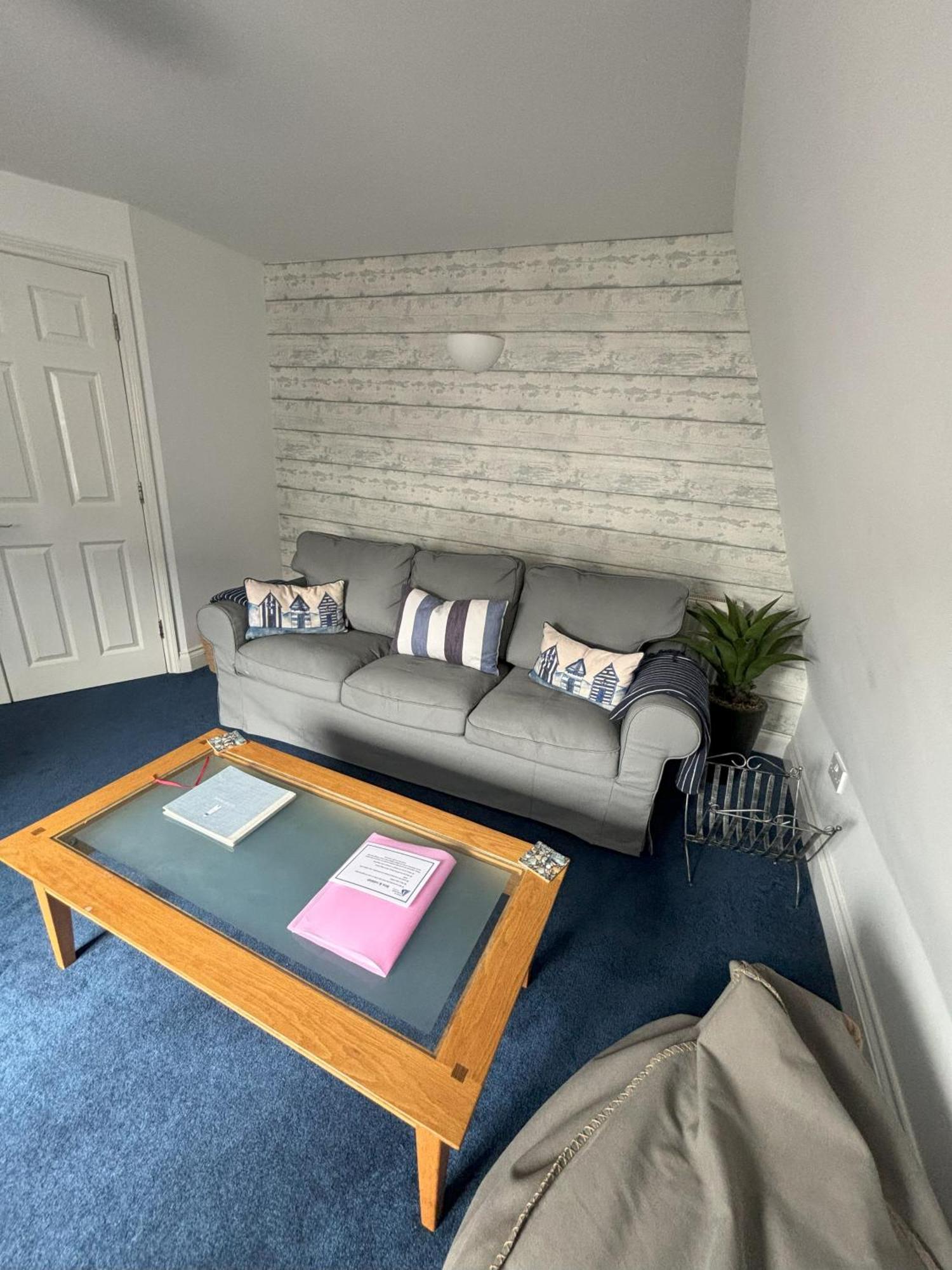 The Beach House Holiday Apartments Eastbourne Exterior foto
